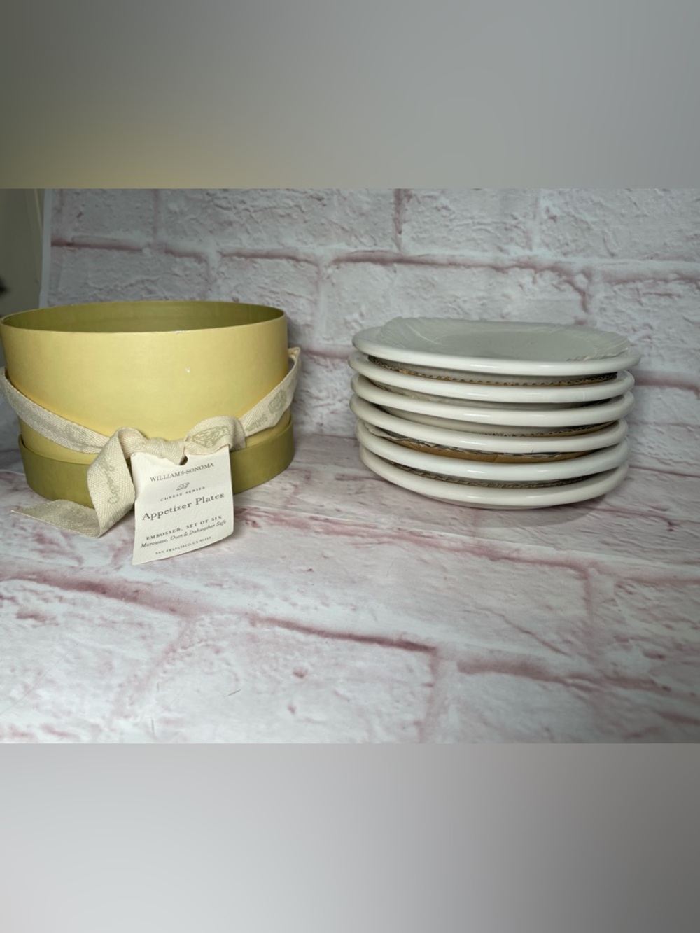 Williams Sonoma Cheese Plate Set